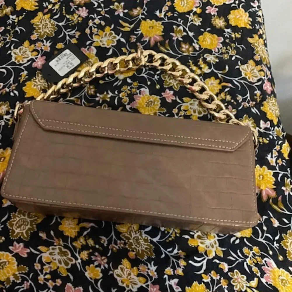 Akira Lady Croc Clutch with chain